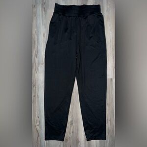 Women’s Nike Flow Lux Loose Fit Black Training Pants M Medium New  Mid Rise